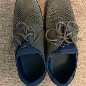 Cole Haan Grand os men’s size 9.5 blue sneaker.
